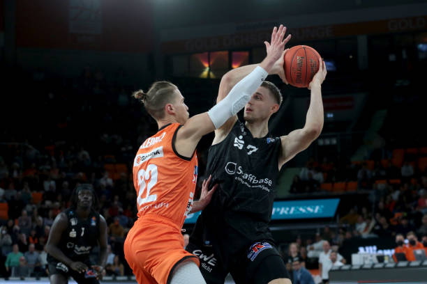 青春气息逆 青春气息逆