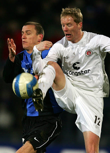 莱万数次打 莱万数次打