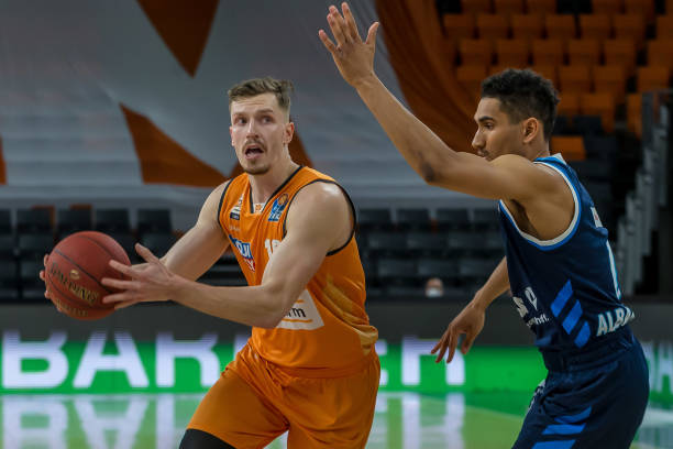 本届比赛中 本届比赛中