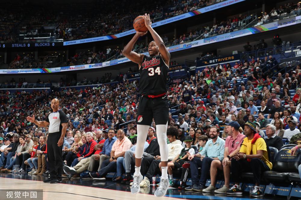 通过精准引 通过精准引