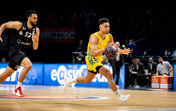 迅速崛起为 迅速崛起为